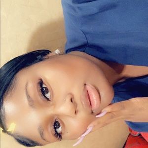 Meet your Posher, Destinee